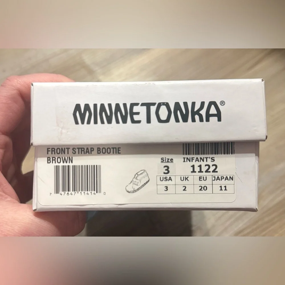 Minnetonka charming moccasins